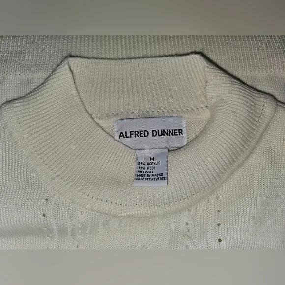 Alfred Dunner Wonens Vintage Pointelle Beaded High Neck Knit Sweater Top Sz M - Picture 13 of 13